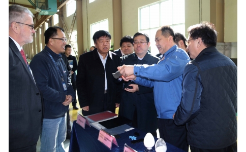 省經信委副主任王萬良一行來寶豐公司調研